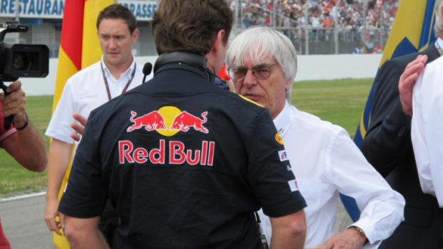 Bernie Ecclestone v rozhovoru se šéfem týmu Red Bull Christianem Hornerem