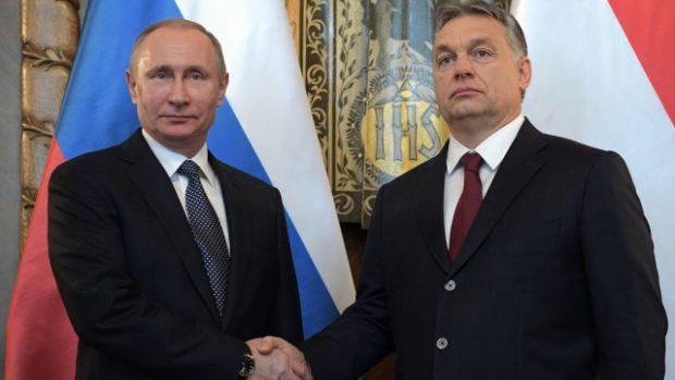 Ruský prezident Vladimir Putin se v Maďarsku setkal s tamním premiérem Viktorem Orbánem