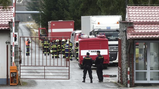 Exploze v Poličských strojírnách. Výbuch trhaviny v cisterně zranil nejméně 19 lidí