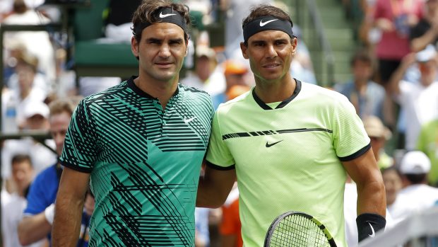 Střídání stráží - Rogera Federera na čele tenisového žebříčku střídá Rafael Nadal.