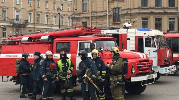 I ve středu musela policie kvůli nálezu neznámého předmětu uzavřít dvě stanice metra