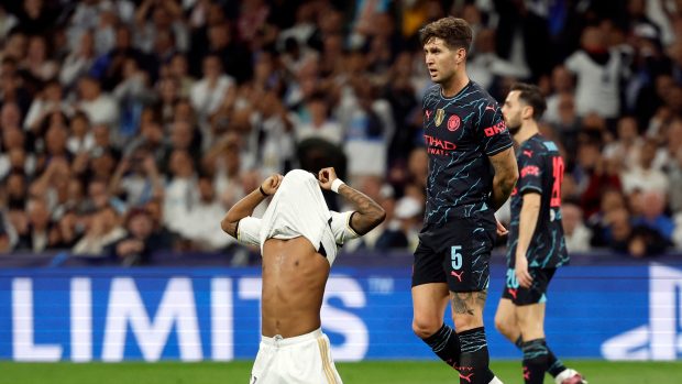 Rodrygo z Realu Madrid po zahozené šanci v zápase proti Manchesteru City