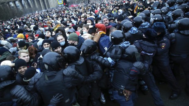 Protivládní demonstrace v Petrohradě