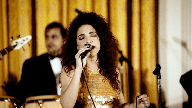 Gloria Estefan v roce 1999