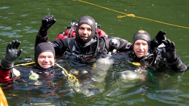 Potápěči z mise Hydronaut chvíli po vynoření