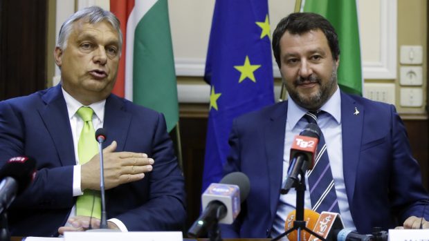 Zleva Maďarský premiér Viktor Orbán a italský ministr vnitra Matteo Salvini