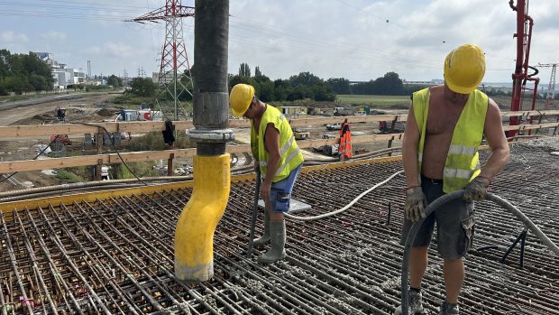 Stavba budoucího mostu v Tovačovské ulici na okraji Přerova