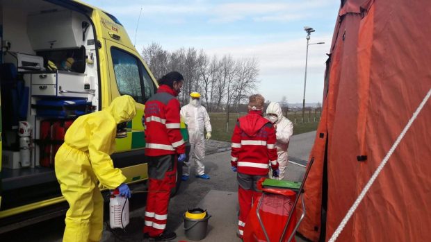 Posádka i sanitka musí po návratu z výjezdu projít důkladnou dezinfekcí