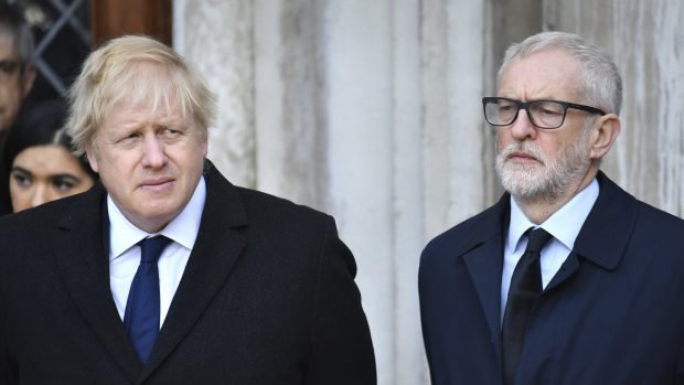 Britský premiér Boris Johnson a vůdce labouristů Jeremy Corbyn