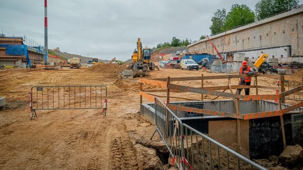 Stavba dálničního tunelu Pohůrka u Českých Budějovic