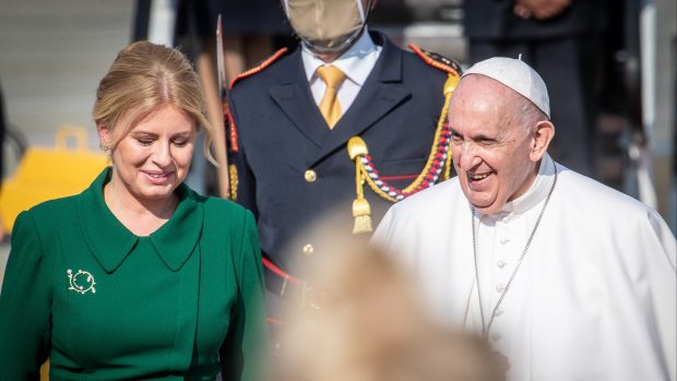 Papež František na návštěvě Slovenska. Na snímku se slovenskou prezidentkou Zuzanou Čaputovou