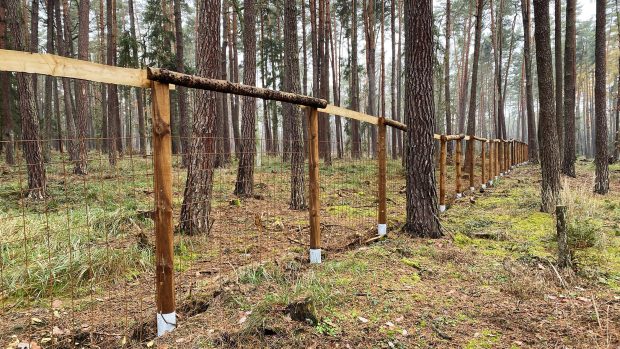Nelegální plot ohradil stovky hektarů v okolí Litošic