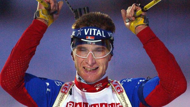 Egil Gjelland - nový trenér české ženské biatlonové reprezentace - na snímku z prosince 2004, kdy v Ostersundu ovládl sprint na 12,5 kilometru