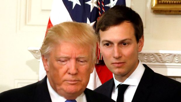 Americký prezident Donald Trump a jeho zeď Jared Kushner