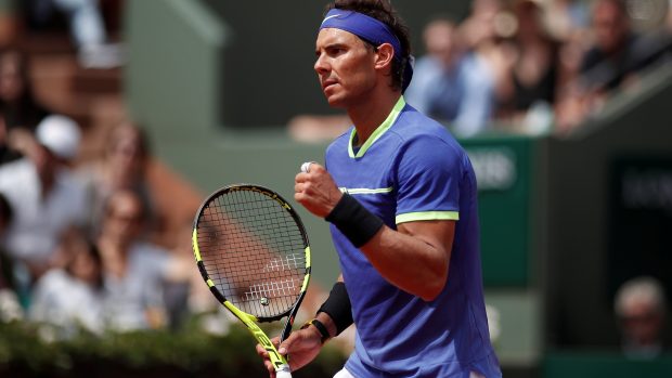 Španělský tenista Rafael Nadal patří k favoritům Wimbledonu.