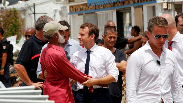 Za Francii odcestoval do oblasti prezident Emmanuel Macron, který navštívil francouzské ostrovy. Jedním z nejhůře postižených je Svatý Martin, který je rozdělený mezi Francii a Nizozemsko