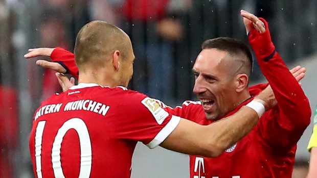 Arjen Robben (vlevo) a Franck Ribéry v roce 2017