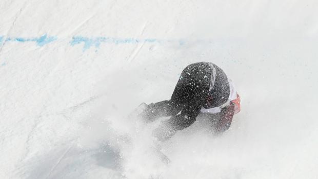 Snowboardistka Šárka Pančochová při kvalifikaci Big Airu na olympijských hrách