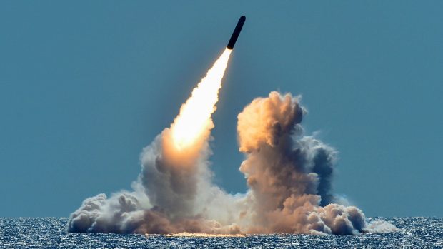 Test balistické rakety Trident II D5, která byla vypuštěna z americké ponorky USS Nebraska (ilustrační snímek)