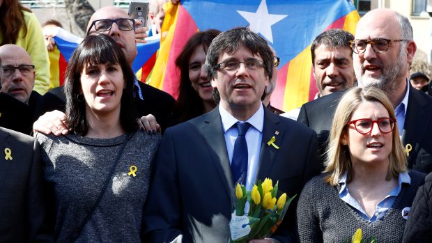 Carles Puigdemont po tiskové konferenci v Berlíne