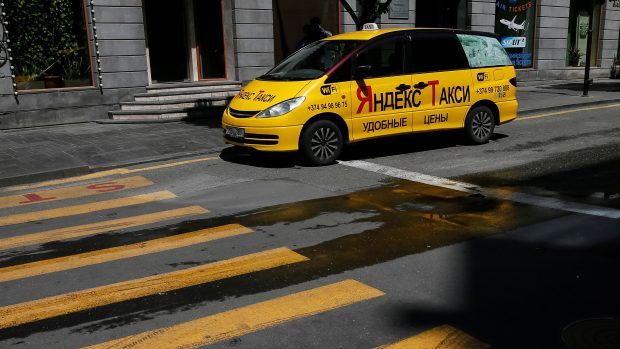 Vůz taxislužby Yandex v Jerevanu