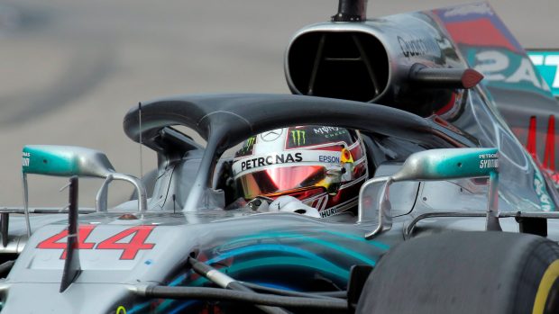 Jezdec formule 1 Lewis Hamilton v Mercedesu během Velké ceny Ruska