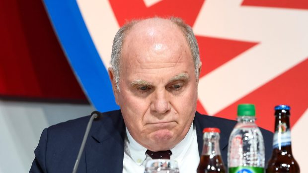 Uli Hoeness po čtyřiceti letech končí v Bayernu Mnichov