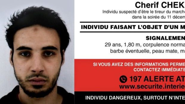Francouzská policie pátrá po devětadvacetiletém Chérifu Chekattovi, který je podezřelý z úterní střelby ve Štrasburku