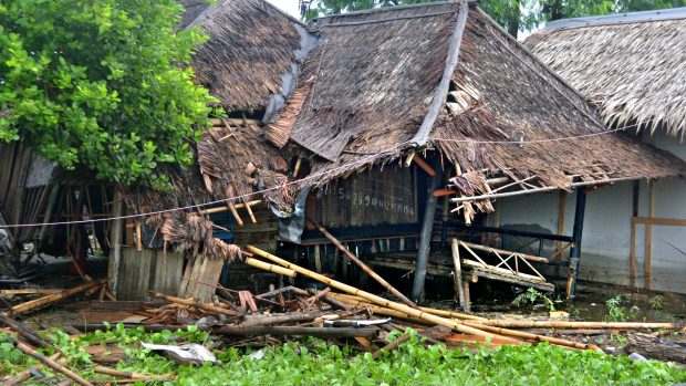 Indonésie má za sebou zářijové ničivé zemětřesení, které provázela vlna tsunami a které nepřežilo přes dva tisíce lidí