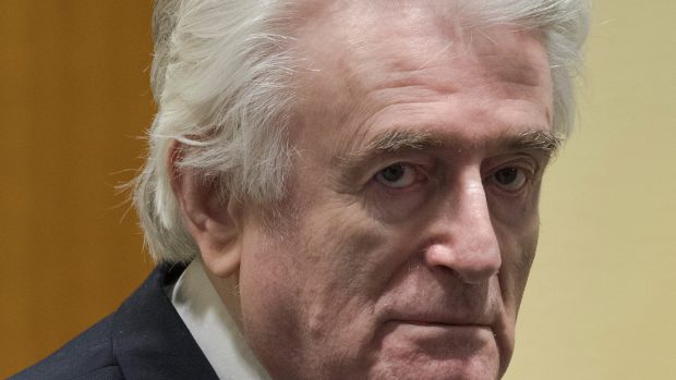 Radovan Karadžić byl obžalován z válečných zločinů a genocidy v Bosně v první polovině 90. let