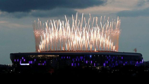 Před prvním zápasem odpálili v Tottenhamu obrovský ohňostroj