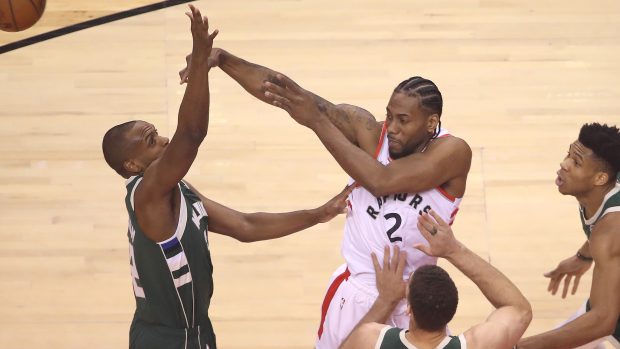 Kawhi Leonard nasázel Milwaukee ve třetím semifinále NBA 36 bodů