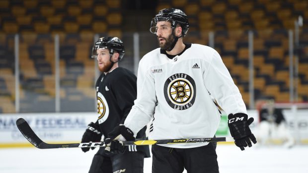 Patrice Bergeron, hráč Boston Bruins při tréninku před finále Stanley Cupu