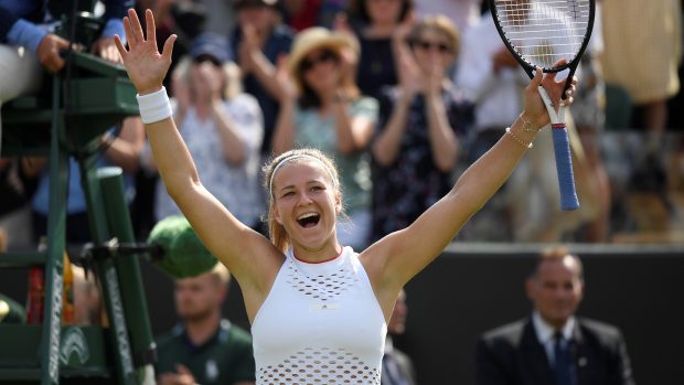 Karolína Muchová se raduje z postupu do čtvrtfinále Wimbledonu