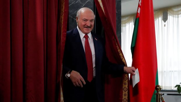 Belarusian President Alexander Lukashenko casts his vote at a polling station during the parliamentary election in Minsk, Belarus November 17, 2019. REUTERS/