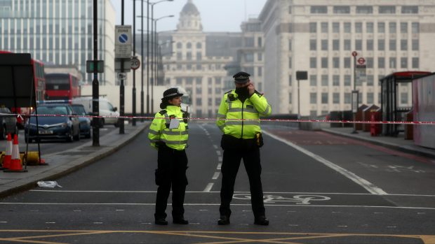 Uzavřený London Bridge po teroristické útoku z 29. listopadu 2019