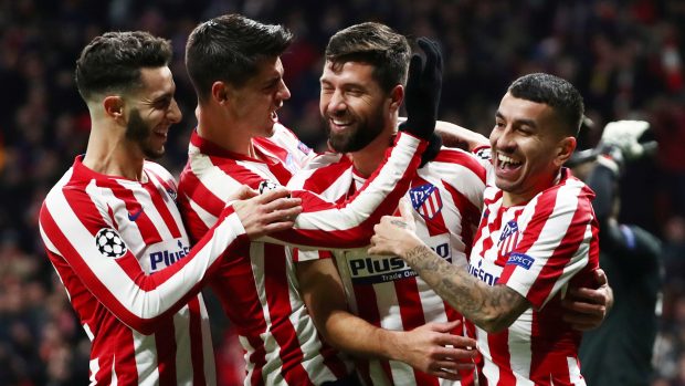 Fotbalisté Atlética Madrid slaví postup do osmifinále Ligy mistrů