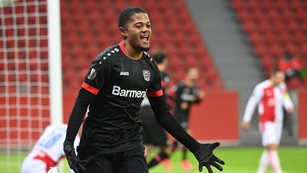 Leon Bailey slaví gól do sítě Slavie