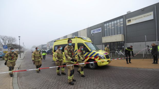 Exploze neznámé výbušniny ve středu ráno poškodila centrum pro testování na koronavirus v nizozemském městečku Bovenkarspel