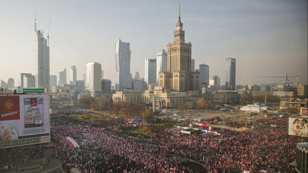 Nacionalisté pochodovali Varšavou na Polský den nezávislosti