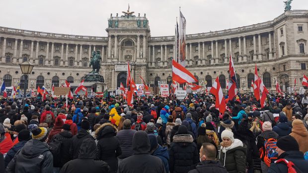 Protest nazvaný „Megademonstrace za svobodu a proti chaosu a nátlaku“