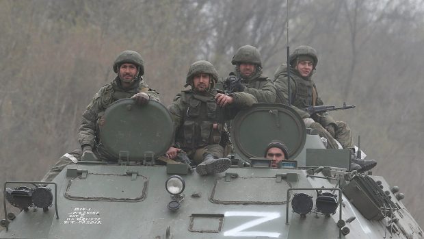 Proruští vojáci na cestě do Mariupolu