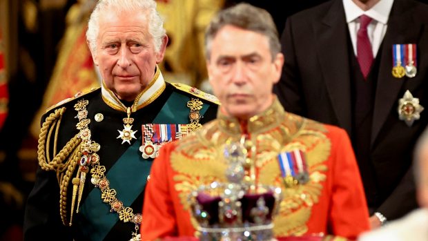 Princ Charles při setkání parlamentu v květnu 2022