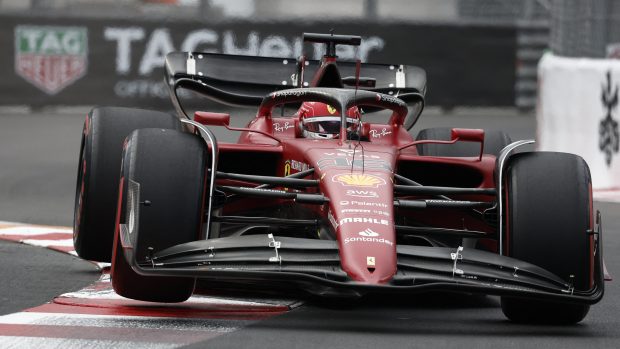 Charles Leclerc jede kvalifikaci na Velkou cenu Monaka