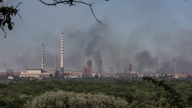 Chemička Azot v ukrajinském Severodoněcku po ruském ostřelování