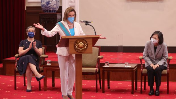 Nancy Pelosiová od tchajwanské prezidentky dostala vyznamenání