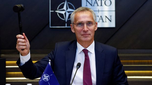 Generální tajemník NATO Jens Stoltenberg na čtvrtečním jednání ministrů obrany Severoatlantické aliance