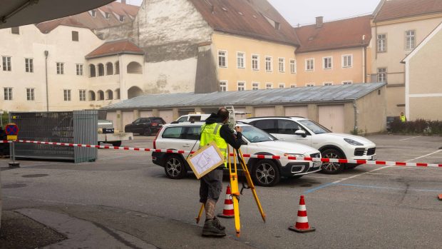 V hornorakouském městě Braunau am Inn začala přestavba rodného domu nacistického diktátora Adolfa Hitlera.