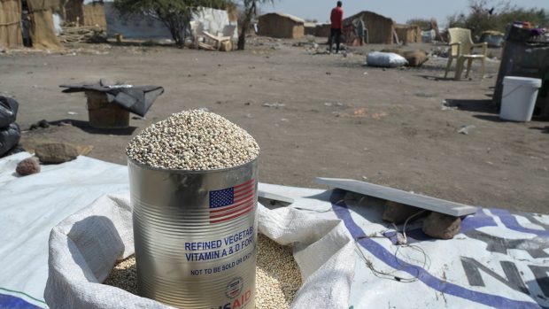 Americká rozvojová pomoc USAID dodává pomoc do válkou zasaženého Jižního Súdánu