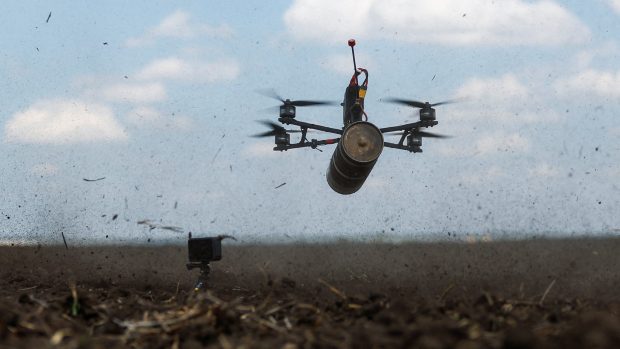 FPV dron ukrajinských vojáků při cvičení